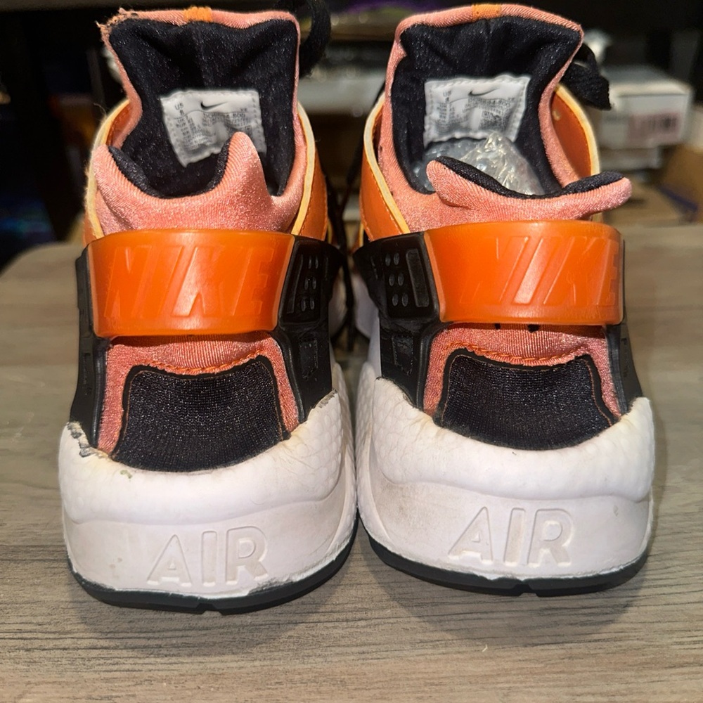 Huaraches Orange and Black Sneakers - Picture 3 of 7